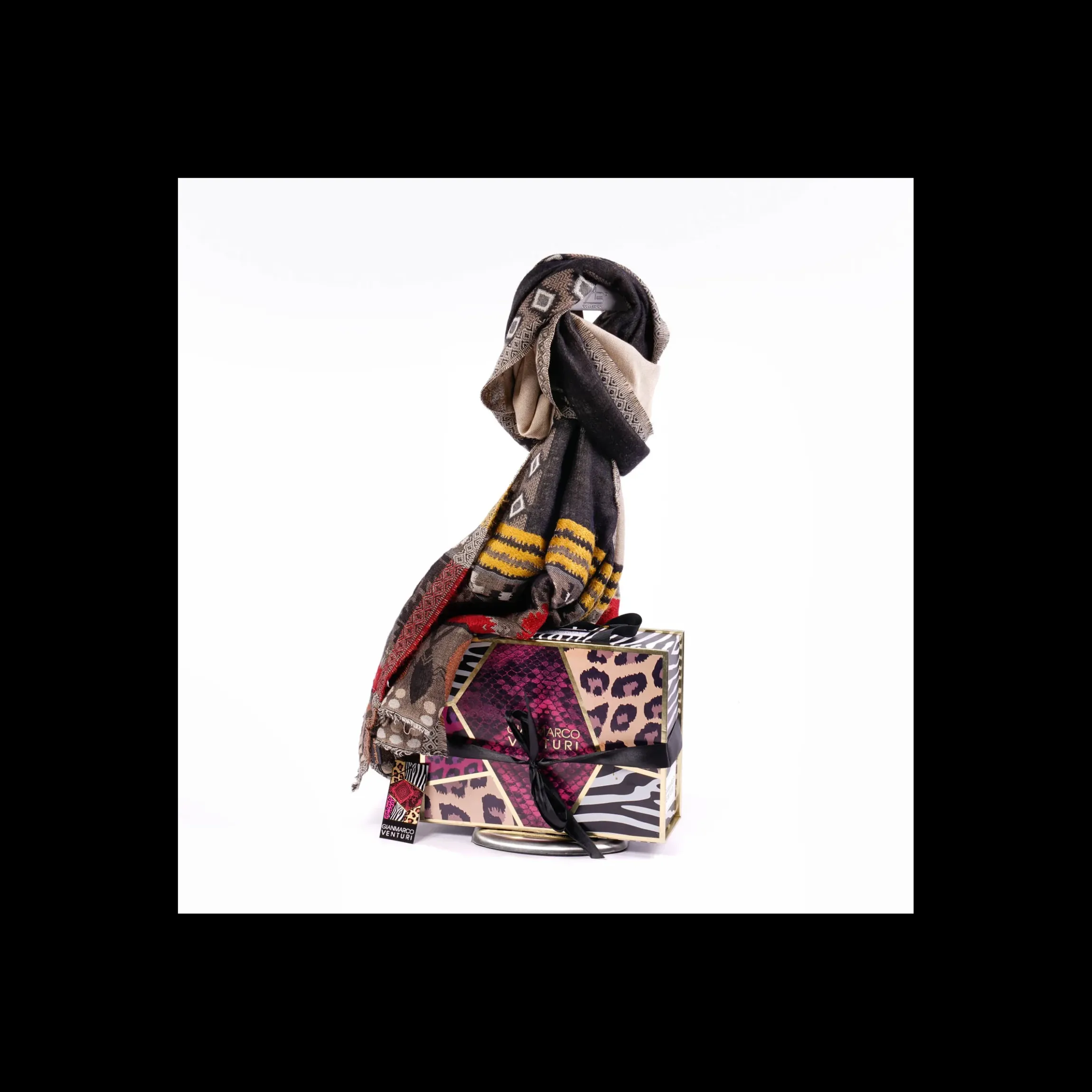 sciarpone_unisex_gianmarc_1.webp Sciarpone unisex GianMarco Venturi