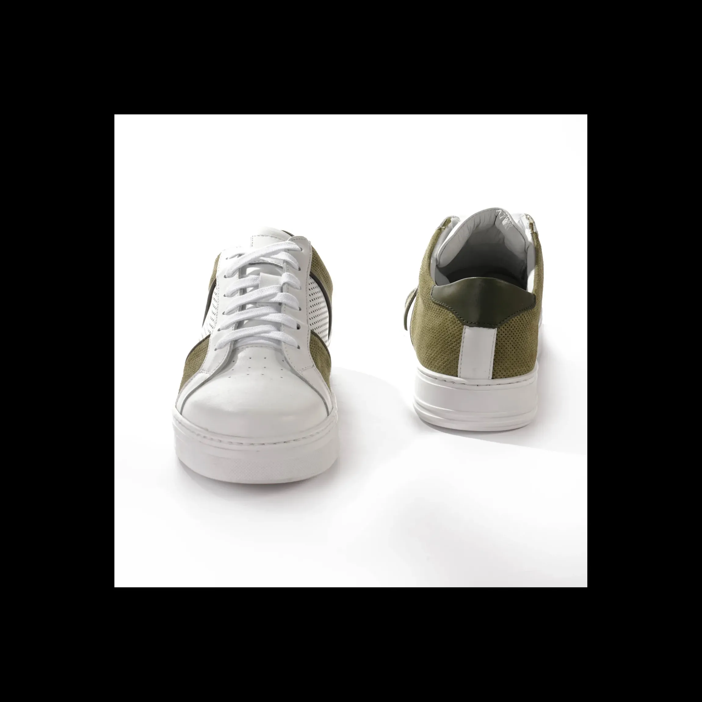 sneakers_andrea_nobile_in_2-3.webp Sneakers Andrea Nobile in pelle e camoscio traforato