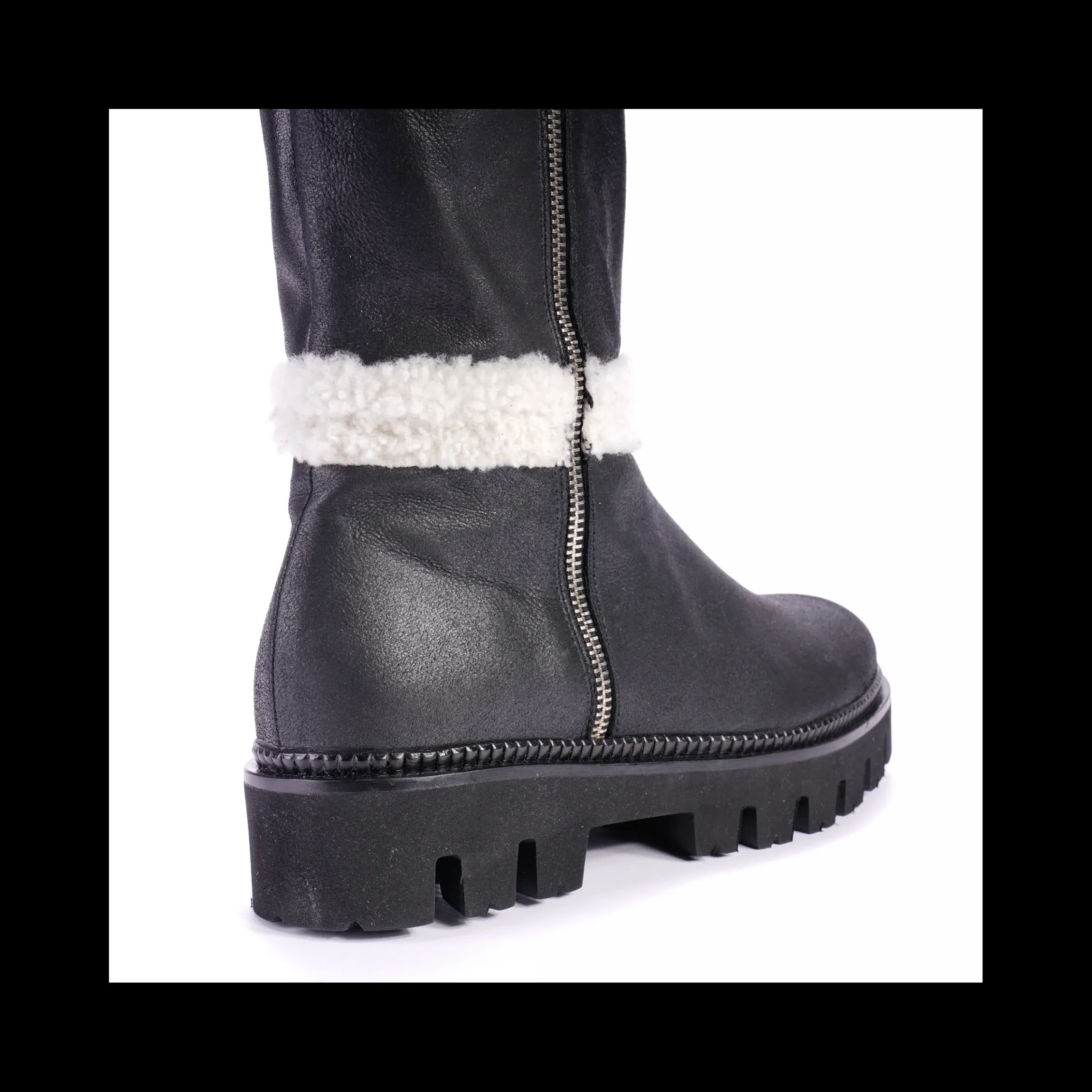 stivale_cesare_paciotti_u_1-2.webp Stivale Cesare Paciotti 4US